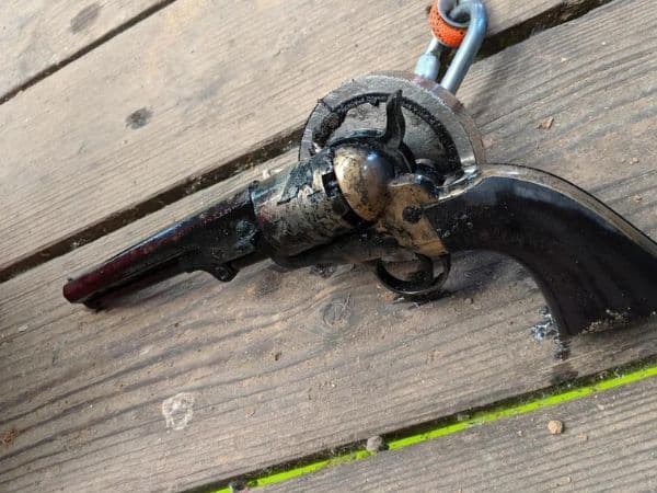 Magnet fishing find: Revolver found magnet fishing